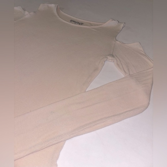 Mudd Women's Blush Cold Shoulder Top - Picture 2 of 3